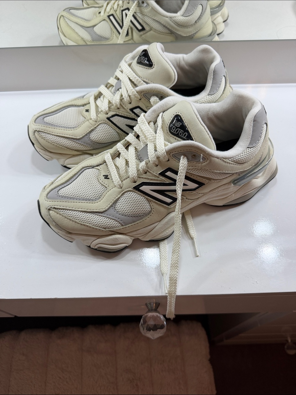 New Balance Women’s 9060 Cream and White Sneakers size 8 Good Condition
